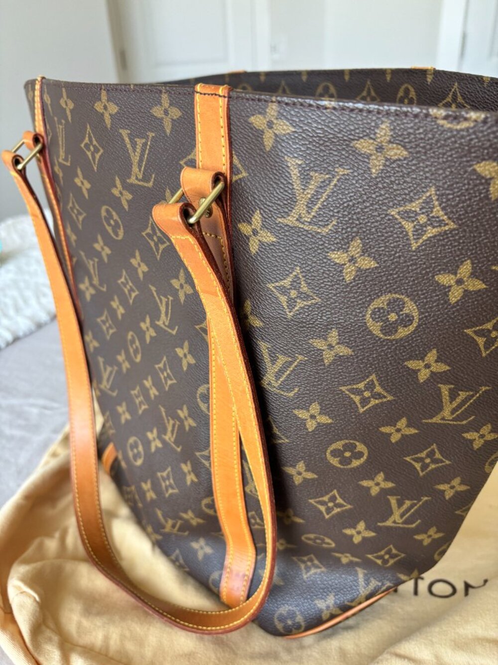 Large Louis Vuitton Monogram Tote - Picture 9 of 10